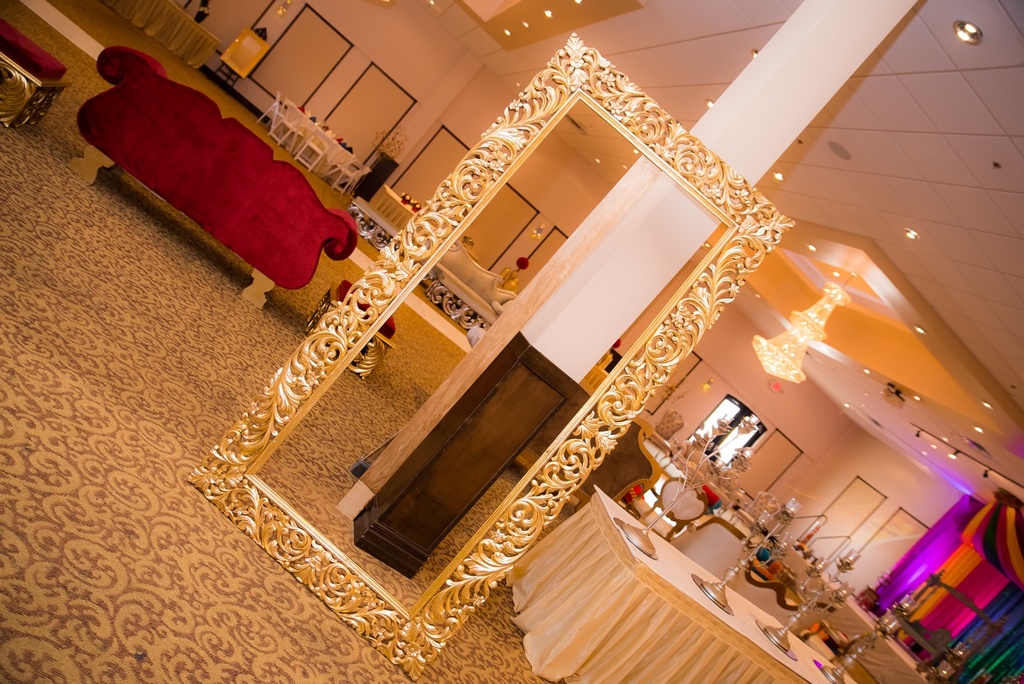 Hand Carver Picture Frame 6' x 3'